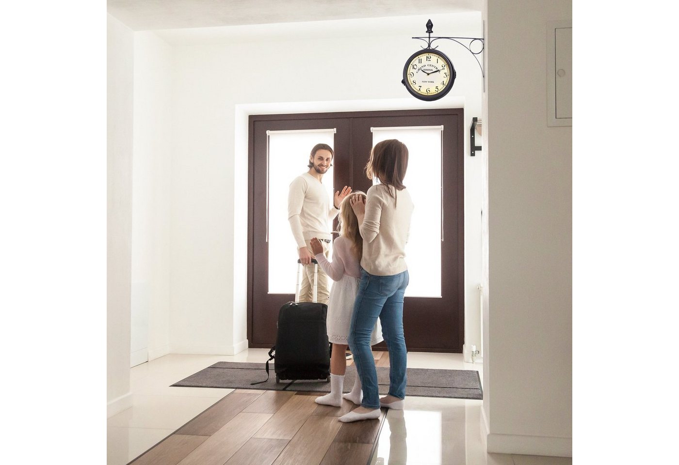 relaxdays Wanduhr Bahnhofsuhr doppelseitig – Bild 3 von 5