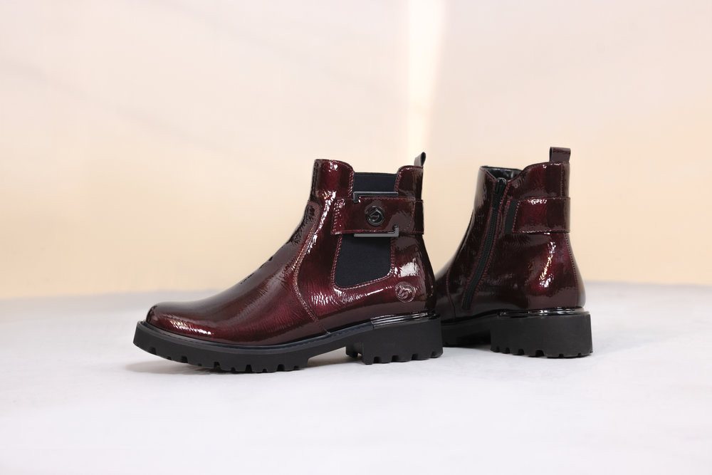 Remonte Chelseaboots Blockabsatz, Stiefelette, Lackboots in trendiger Optik – Bild 2 von 5