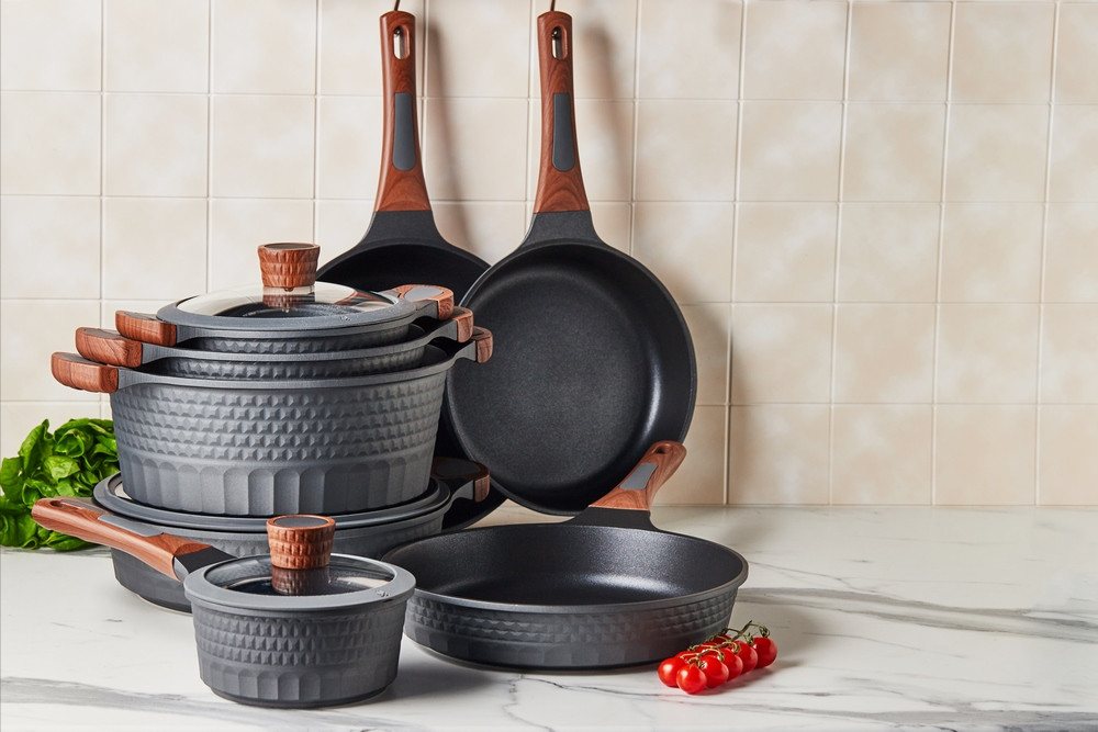 RESTO Kitchenware Topf-Set CAPELLA - Einzigartiges Design mit 3D-Effekt, antihaftbeschichtet, Aluminiumguss (Set, 5-tlg., 1x Soßentopf Ø 16 cm, 1x Kochtopf Ø 20 – Bild 2 von 5