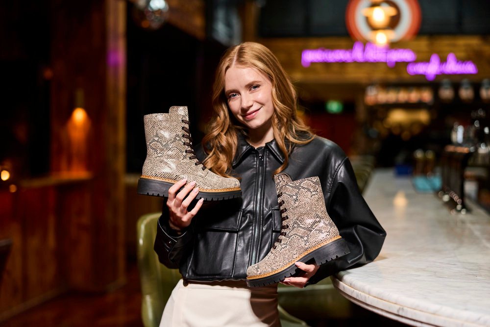 Rieker Schnürboots Schnürstiefelette, Profilsohle, in veganer Verarbeitung – Bild 3 von 5