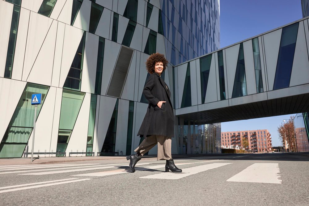 Rieker Stiefelette Businessstiefelette, Blockabsatz, Boots in schmler Form – Bild 3 von 5