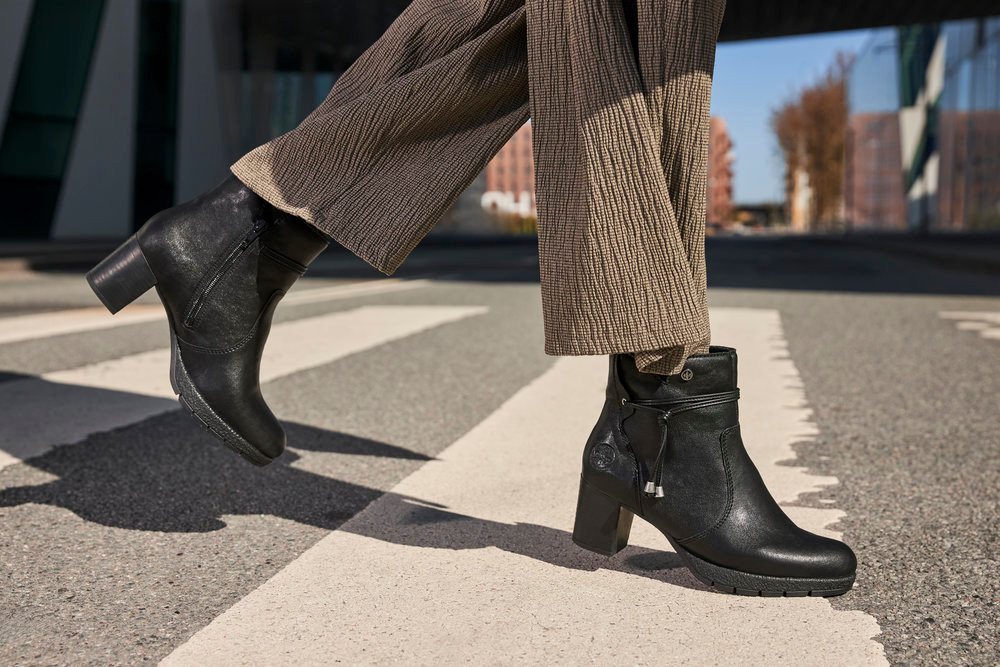 Rieker Stiefelette Businessstiefelette, Blockabsatz, Boots in schmler Form – Bild 4 von 5