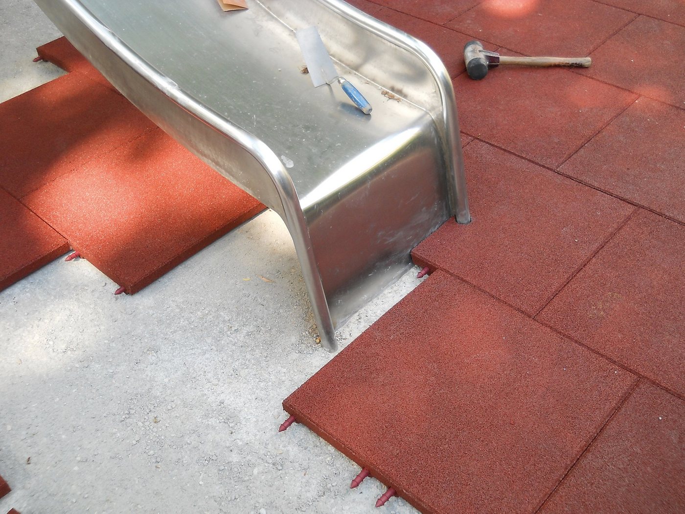 RO-FLEX Outdoor-Bodenplatte Fallschutzplatte / Gummimatte250x500 mm 40-80 mm höhe – Bild 4 von 4