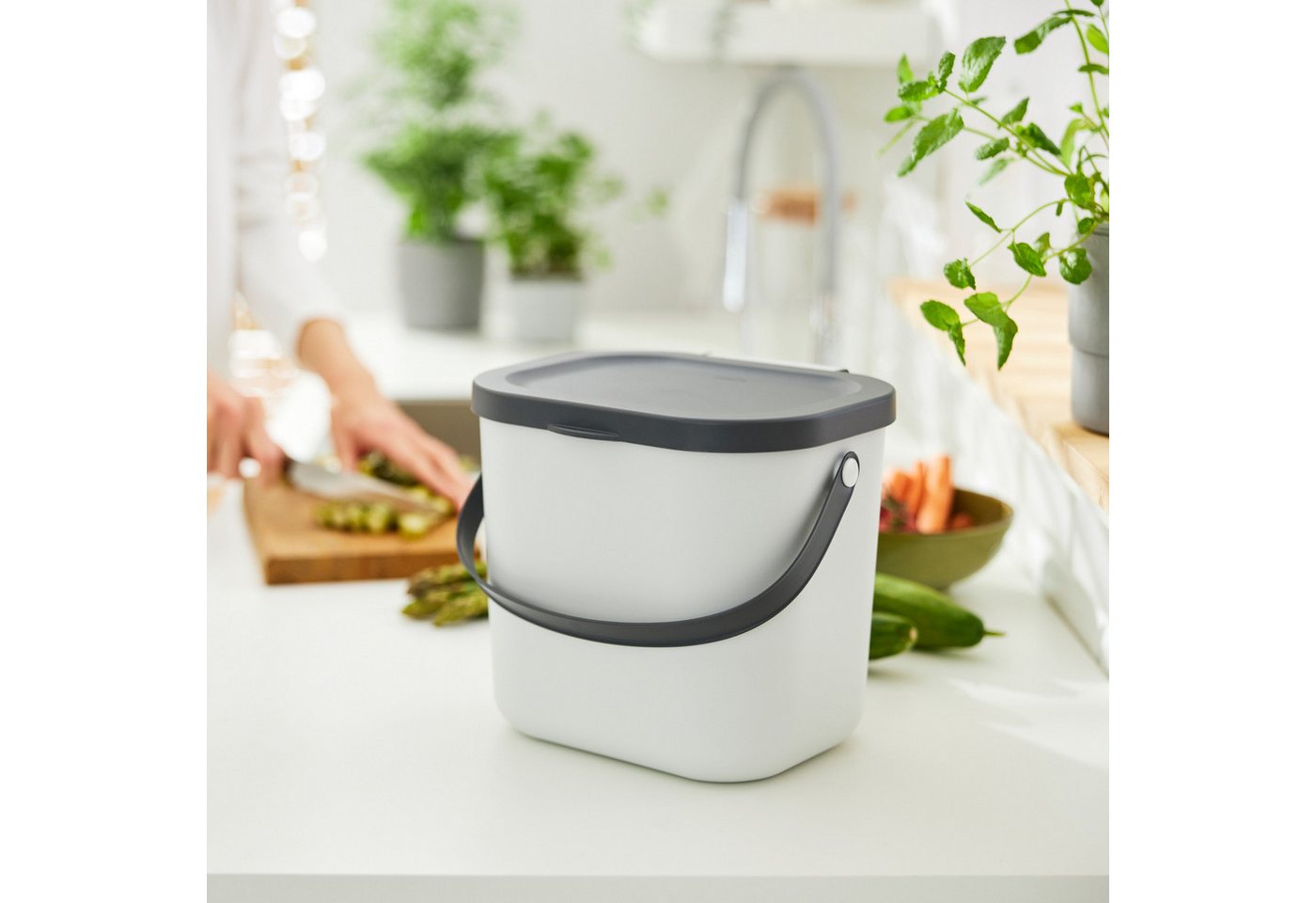 ROTHO Biomülleimer Albula 2er-Set Komposteimer 6l – kompakte Müllbehälter ideal für Küche, Stapelbar, mit Griff & Deckel – 6 l Recycling-Set für jeden Raum – Bild 2 von 5