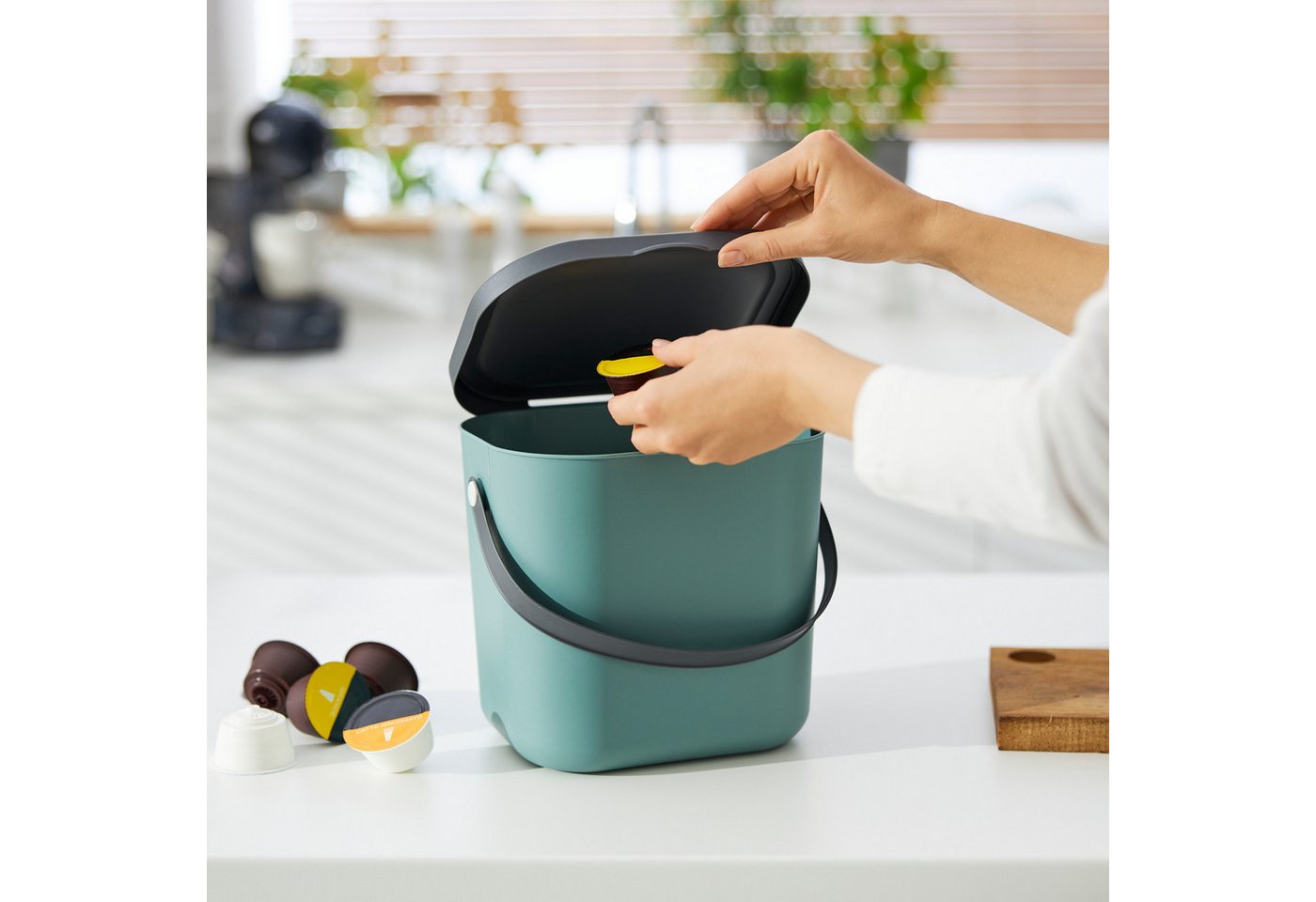 ROTHO Biomülleimer Albula 2er-Set Komposteimer 6l – kompakte Müllbehälter ideal für Küche, Stapelbar, mit Griff & Deckel – 6 l Recycling-Set für jeden Raum – Bild 2 von 5