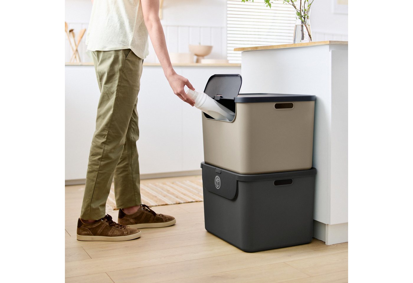 ROTHO Mülltrennsystem Albula Mülleimer 55l mit Frontklappe für die Küche – Recycling System, Behälter ideal für Mülltrennung & Recycling – Bild 3 von 5