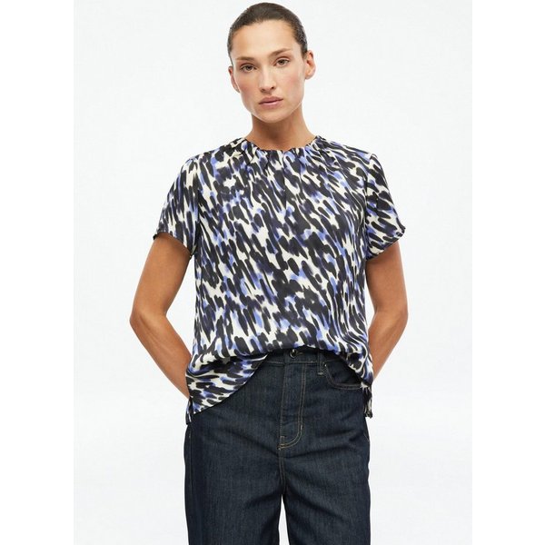s.Oliver Kurzarmbluse Bluse Satinierte Bluse mit Falten-Detail und Knopfverschluss