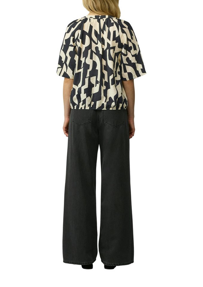 s.Oliver Kurzarmbluse mit All-Over Print – Bild 2 von 4