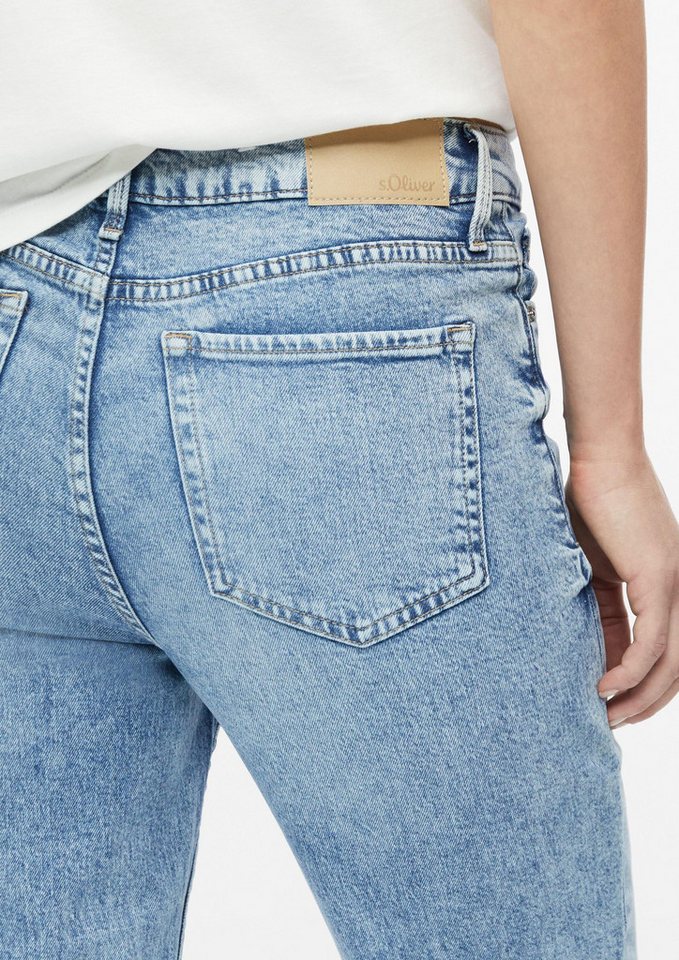 s.Oliver Regular-fit-Jeans Jeans-Hose KAROLIN Jeans Karolin / Mid Rise / Straight Fit – Bild 4 von 5