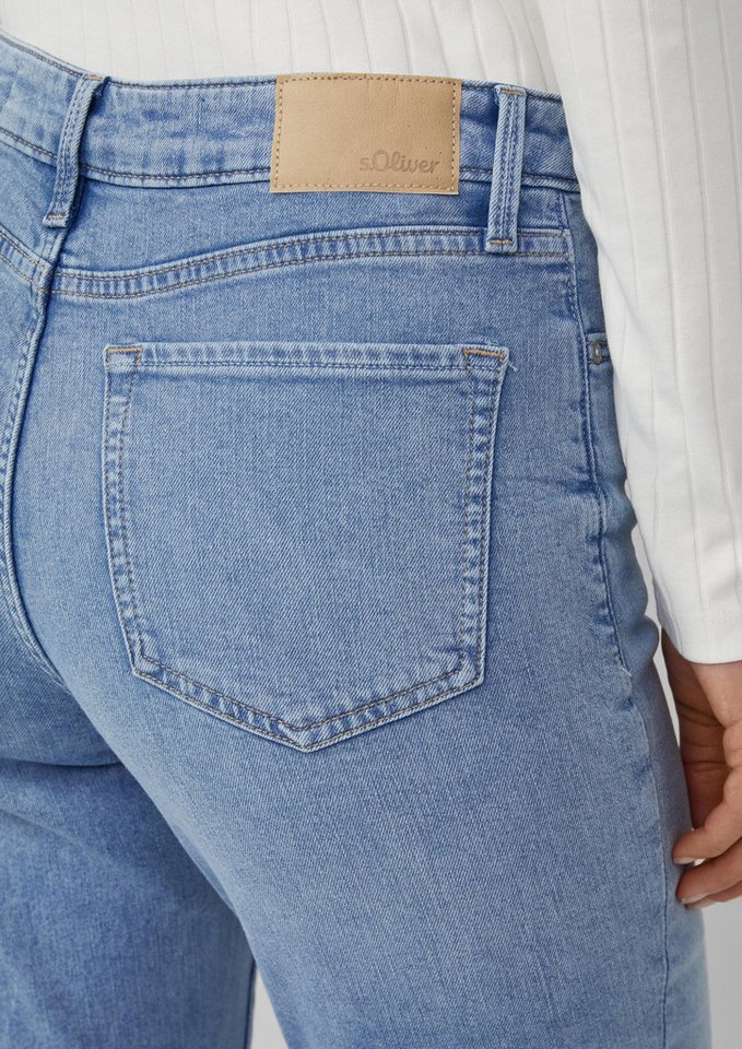s.Oliver Regular-fit-Jeans Jeans-Hose KAROLIN Jeans Karolin / Mid Rise / Straight Fit – Bild 4 von 5