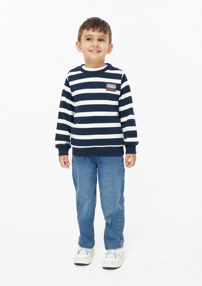 s.Oliver Sweatshirt Sweatshirt Gestreiftes Sweatshirt mit Rippbündchen und kleinem Patch – Bild 3 von 4