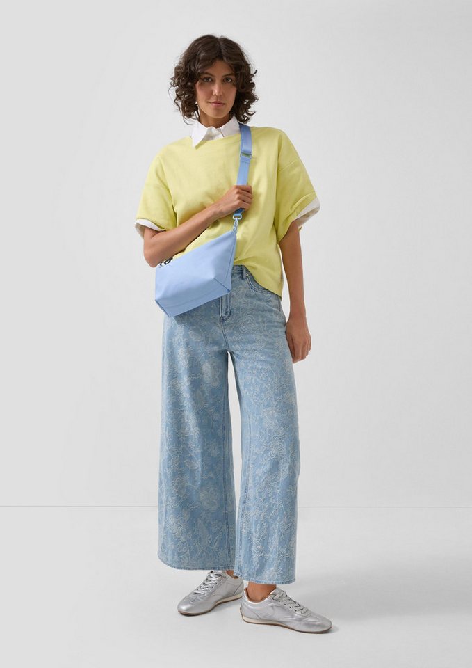 s.Oliver Umhängetasche Tasche, Crossbody-Bag aus Nylon mit floralem Artwork – Bild 4 von 4
