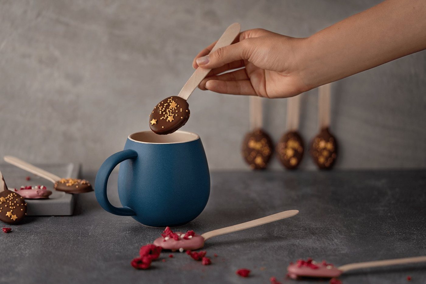 Sallys Tasse Belly Mug, handgemacht aus 400 ml, langer Wärmespeicher durch 100 % Steingut – Bild 2 von 4