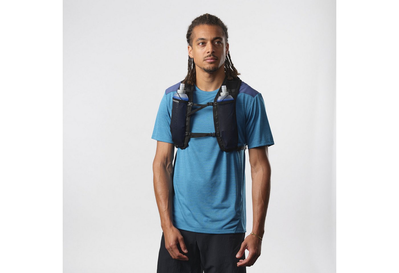 Salomon Sportrucksack CROSS 4, mit 4 l Volumen, aus Polyester, schmale Form – Bild 5 von 5