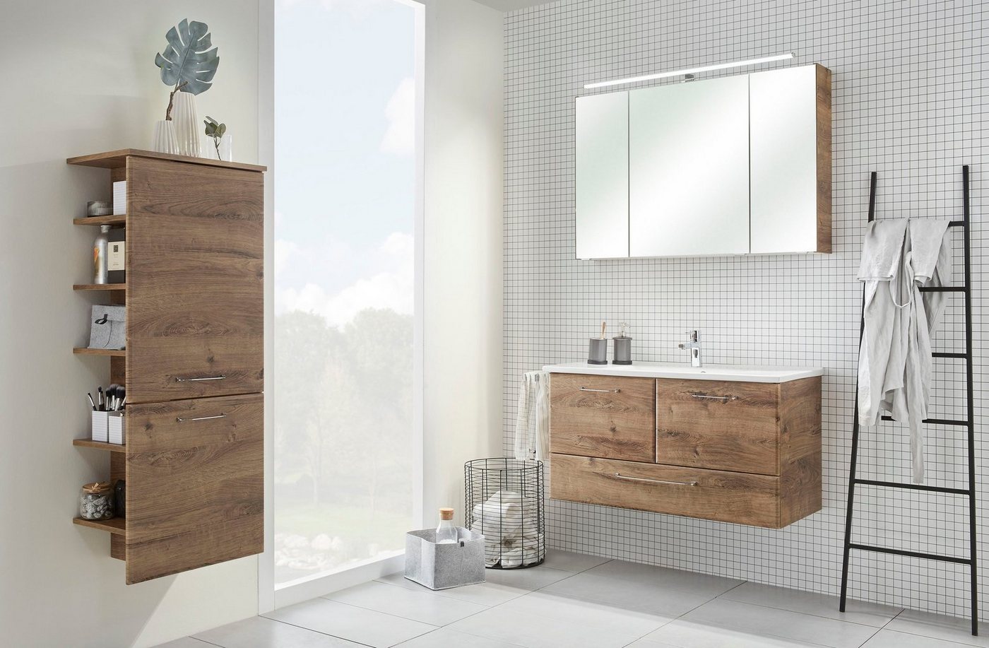Saphir Spiegelschrank Quickset Badschrank, 3 Spiegeltüren, 6 Einlegeböden, 105 cm breit inkl. LED-Beleuchtung, Türdämpfer, Schalter-/Steckdosenkombination – Bild 4 von 5