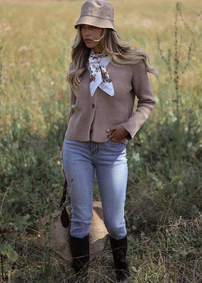 SASSYCLASSY Cardigan Gerippter Cardigan mit V-Ausschnitt für Damen Strickjacke mit markanter Knopfleiste und weiten Ärmeln – Bild 3 von 5