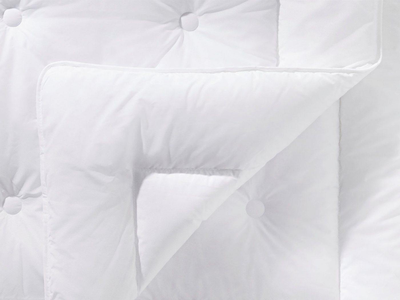 Schlafgut Microfaserbettdecke Pure, Bettdecke in 135x200 cm und weiteren Größen, für Sommer oder Winter – Bild 2 von 3