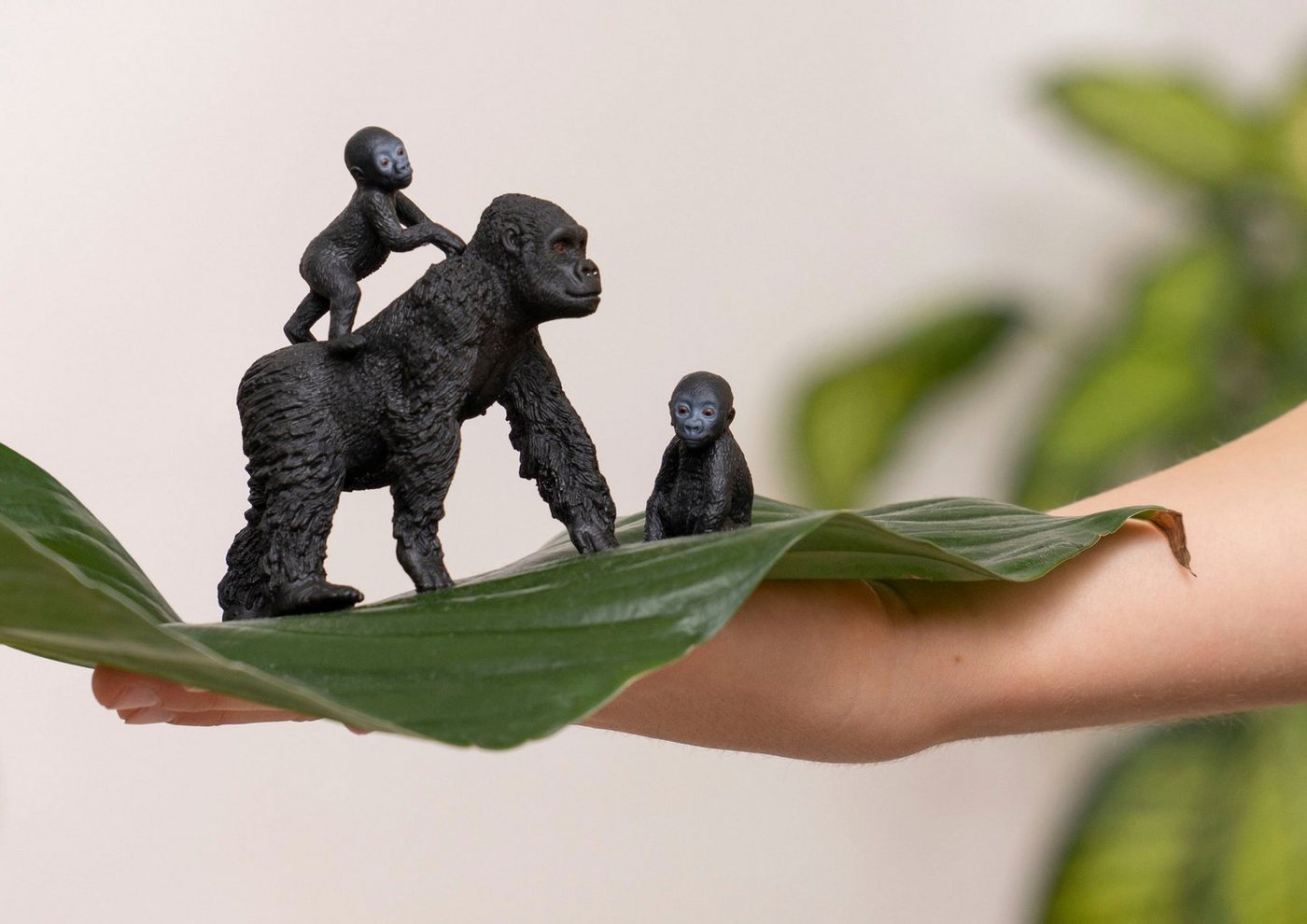 Schleich® Spielfigur WILD LIFE, Flachland Gorilla Familie (42601), (Set, 3-tlg) – Bild 2 von 3