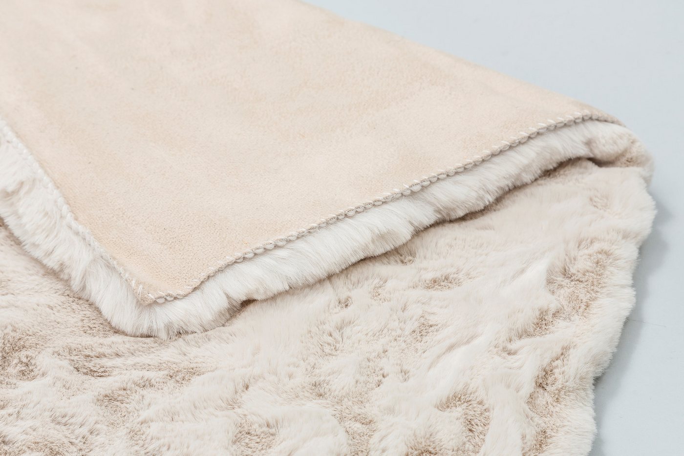 SCHÖNER WOHNEN-Kollektion Fellteppich Tender, rechteckig, Höhe: 26 mm, besonders weich durch Microfaser, Kunstfell, waschbar, Wohnzimmer – Bild 3 von 5