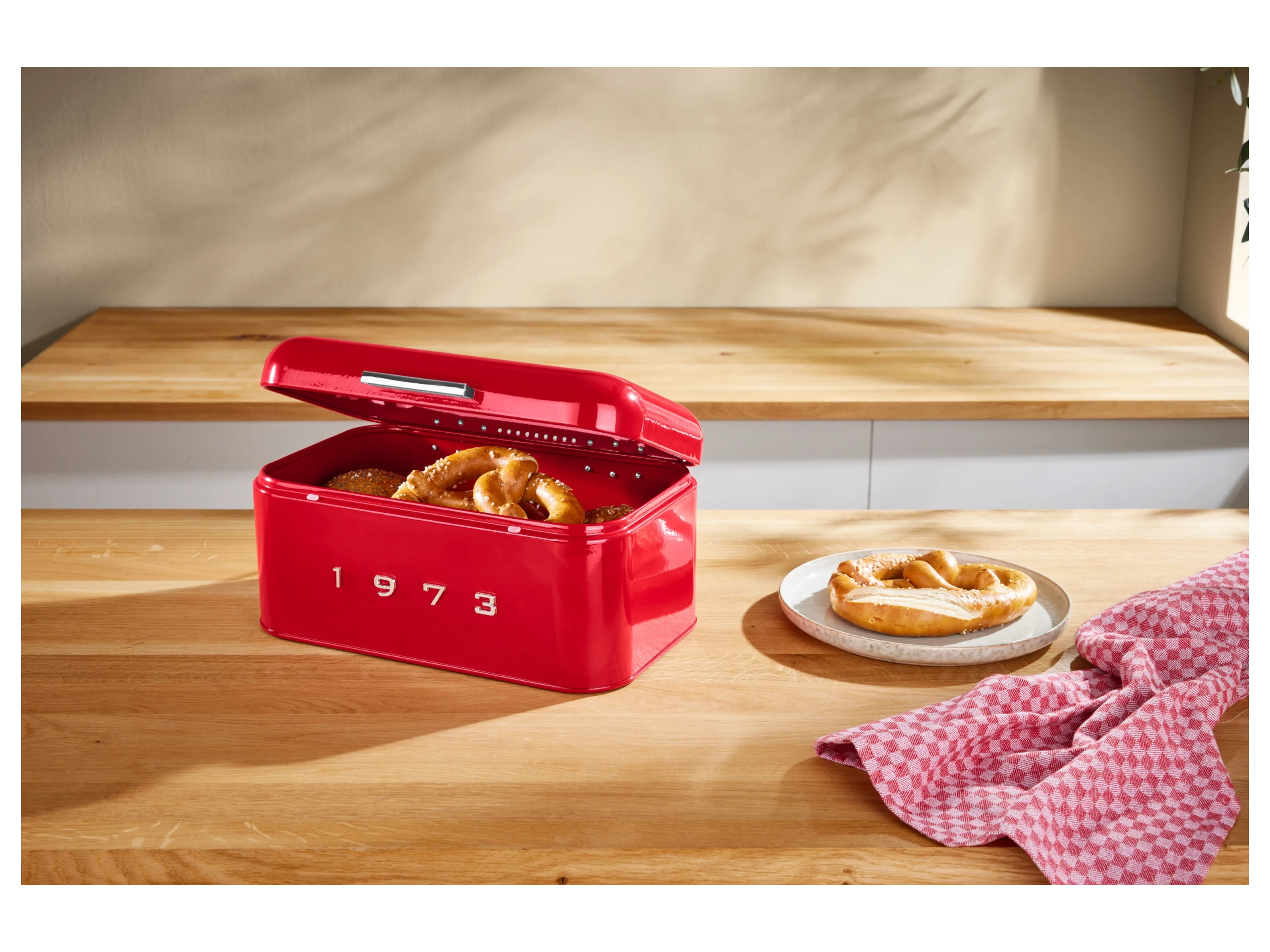 SILVERCREST® Brotkasten Retro 1973 (Rot) – Bild 4 von 4
