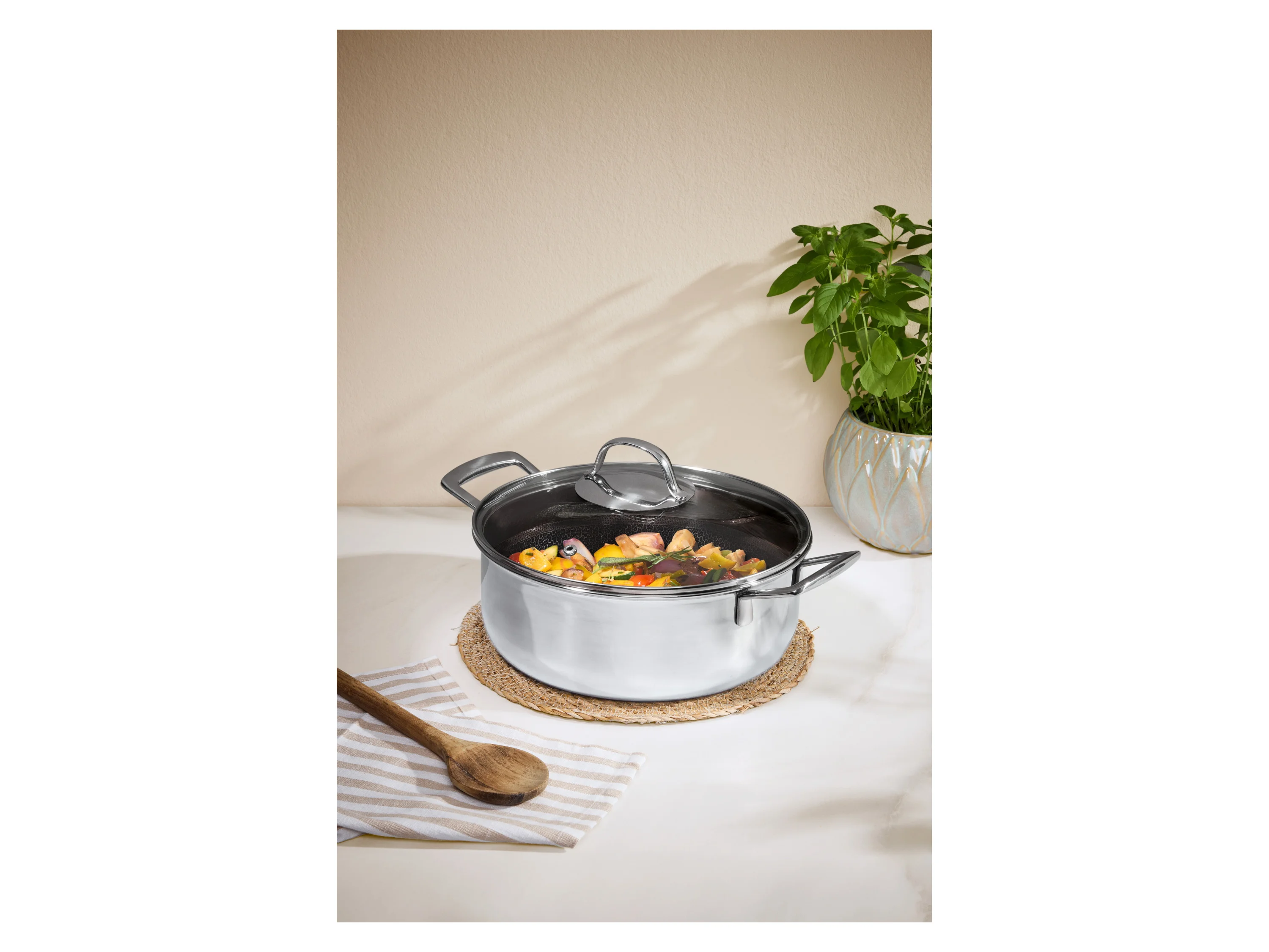 SILVERCREST® Premium-Edelstahltopf mit Wabenstruktur, Ø 24 cm – Bild 3 von 4