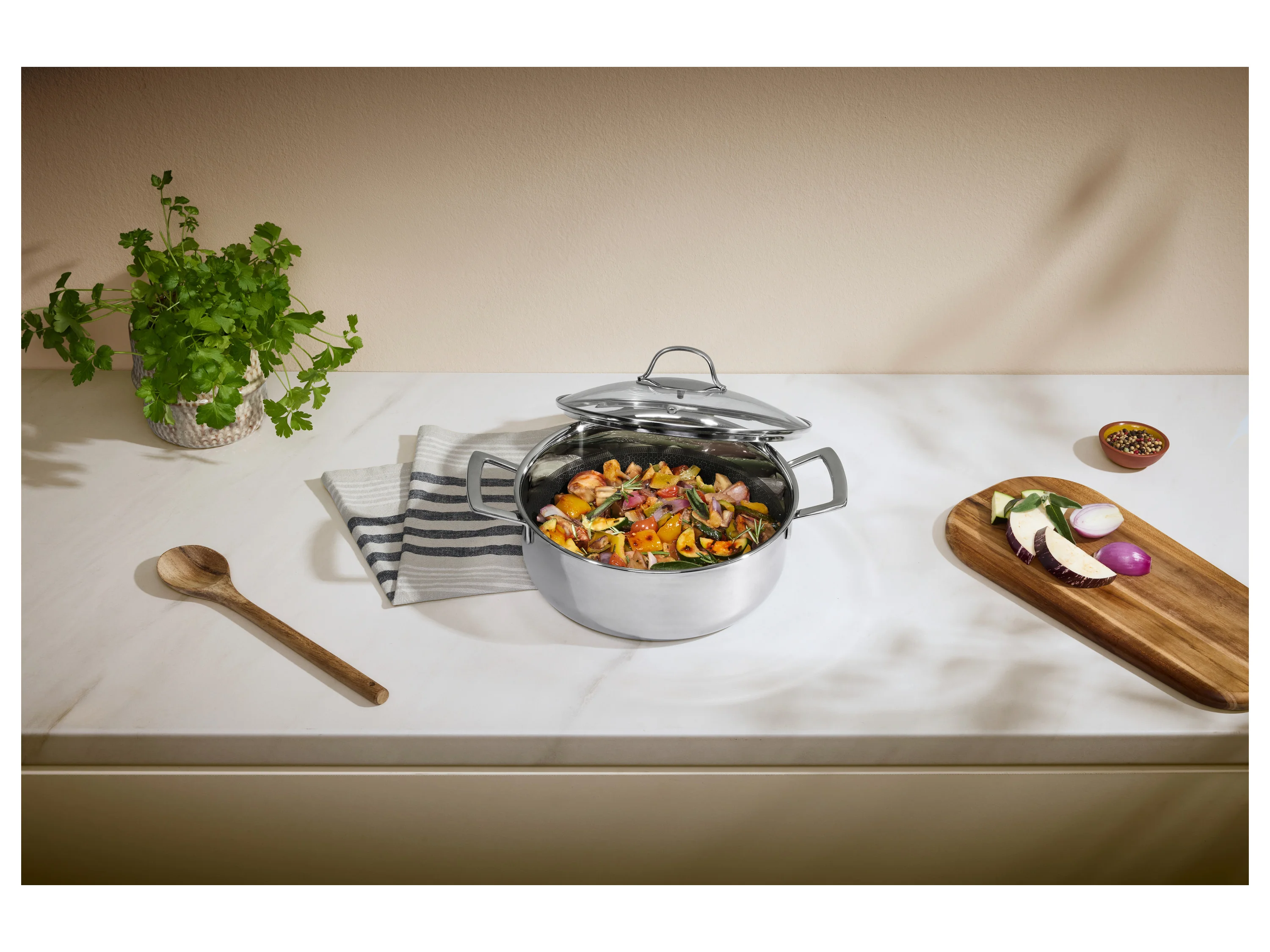 SILVERCREST® Premium-Edelstahltopf mit Wabenstruktur, Ø 24 cm – Bild 4 von 4