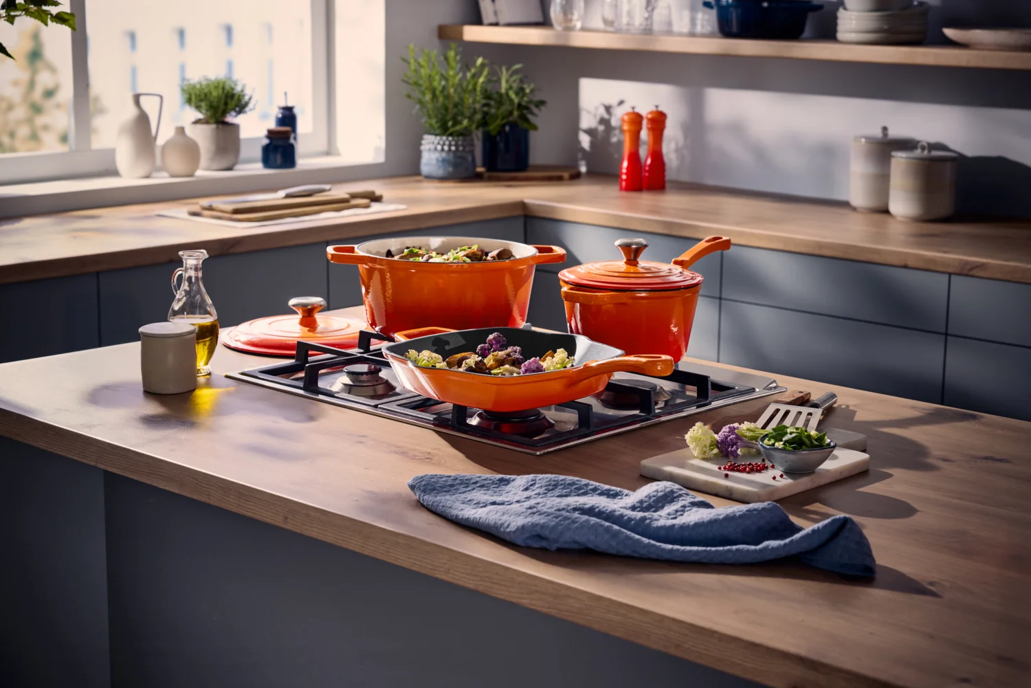 SILVERCREST® Premium-Gusseisengrillpfanne / Premium-Gusseisenpfanne (Rund, Orange) – Bild 3 von 4