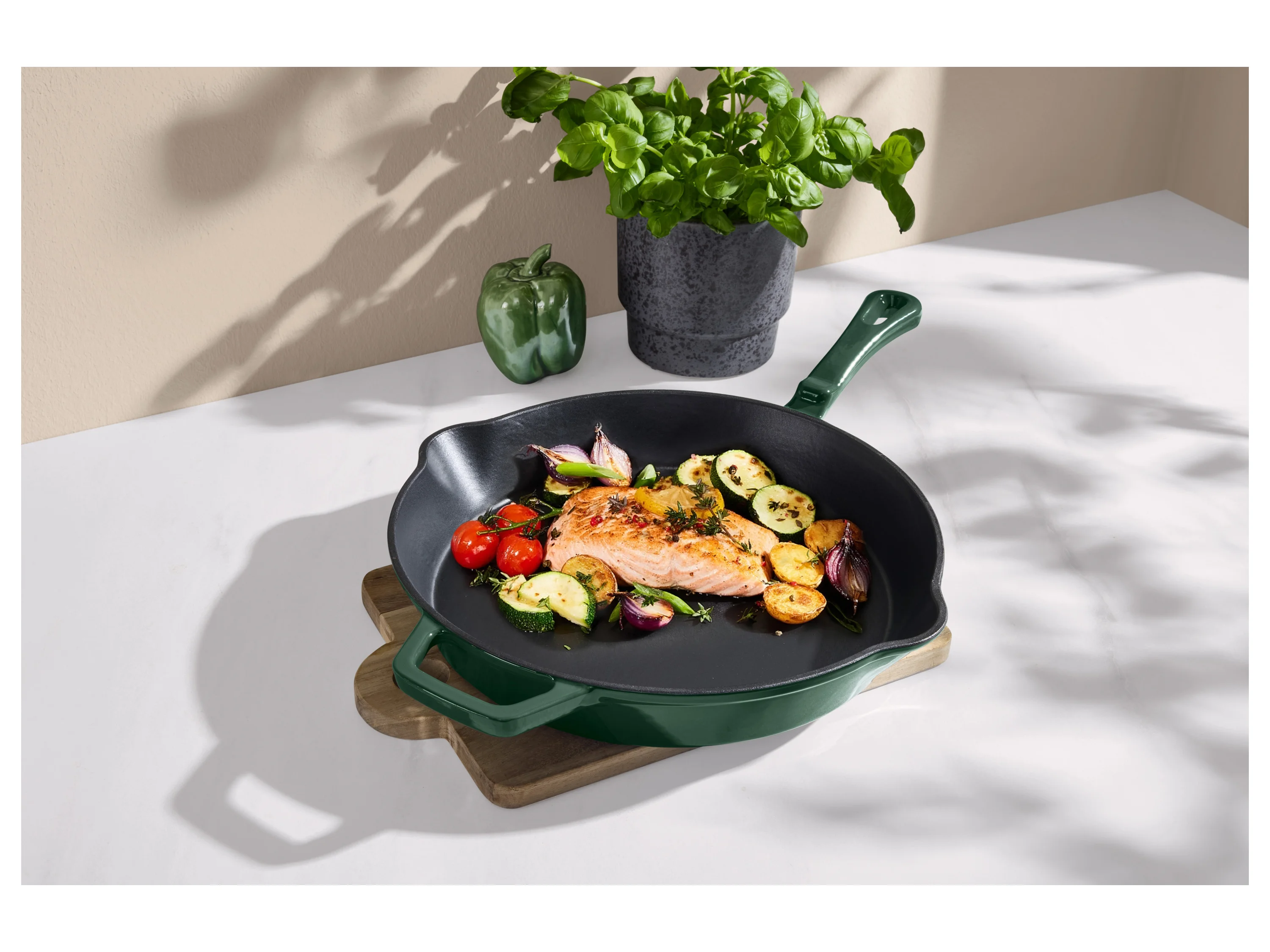 SILVERCREST® Premium-Gusseisenpfanne, Ø 30 cm (Grün) – Bild 2 von 4