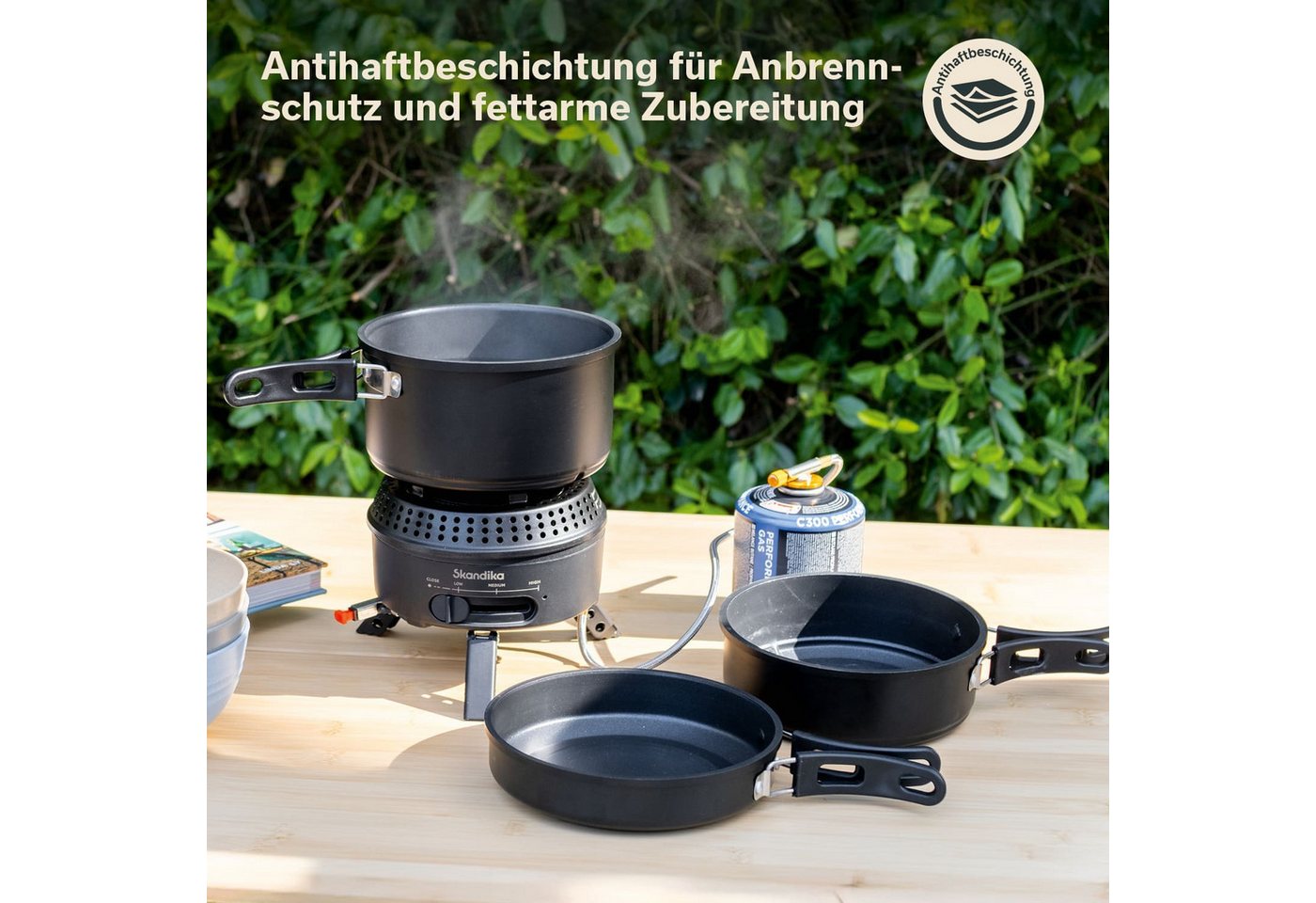 Skandika Gaskocher Campingkocher Rask, mit Geschirr, Topf und Pfanne, Piezozündung, (gepolsterten Netzbeutel, Kocher mit einklappbaren Füßen), Camping Kocher Hy – Bild 4 von 5