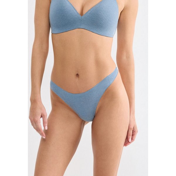 sloggi String ZERO Feel Pure dezenter Streifeneffekt, nahtlos, Stretch