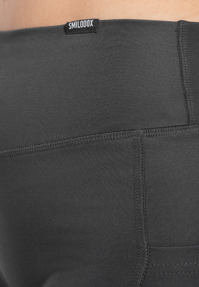 Smilodox Leggings SoftFeel Ilissa, High Waist Yogahose mit Seitentasche, 4-Wege-Stretch Push Up Booty Scrunch Hose, atmungsaktiv & schnelltrocknend, Pilates – Bild 3 von 5