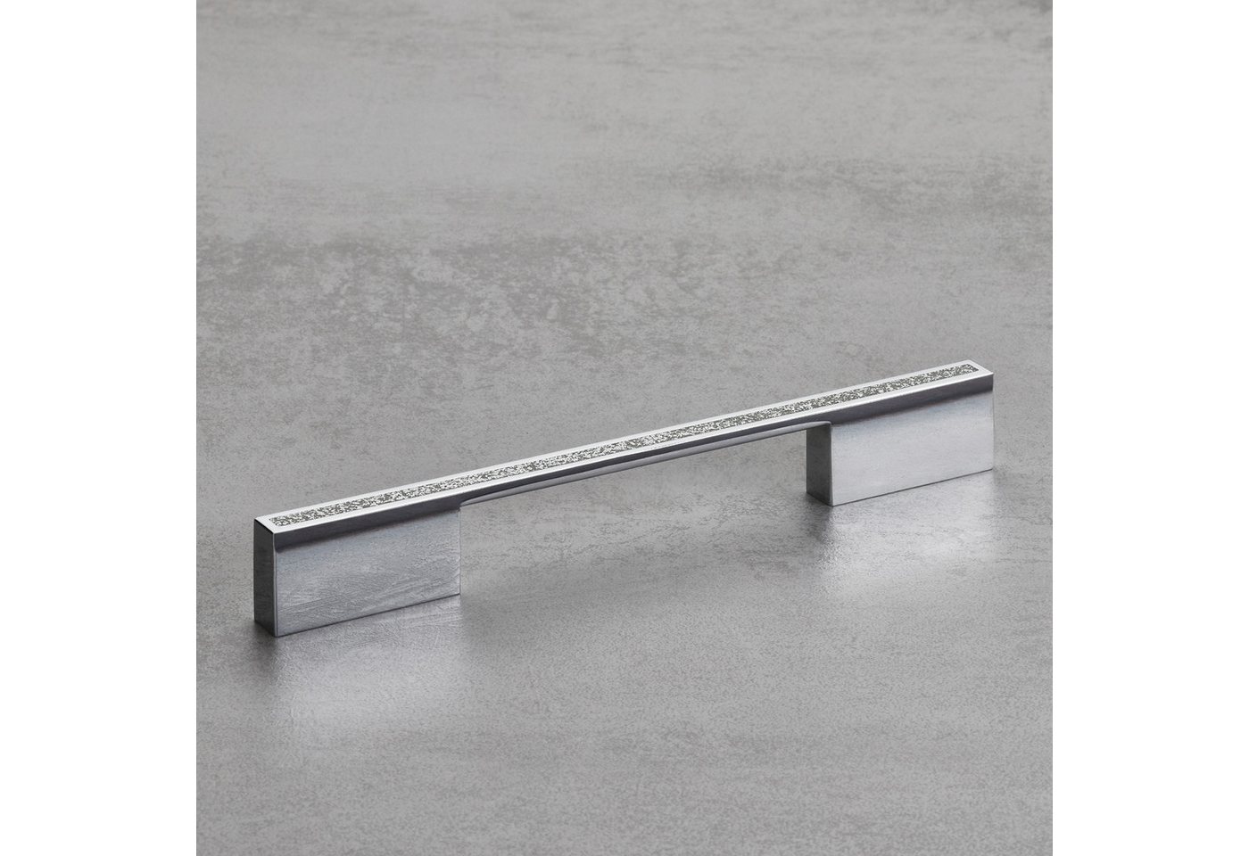 SO-TECH® Möbelgriff SIRIUS BA 160/192 mm Chrom poliert mit Glitzer-Dekoreinlage (10-St), Bügelgriff inkl. Schrauben - von SCHÜCO – Bild 2 von 5