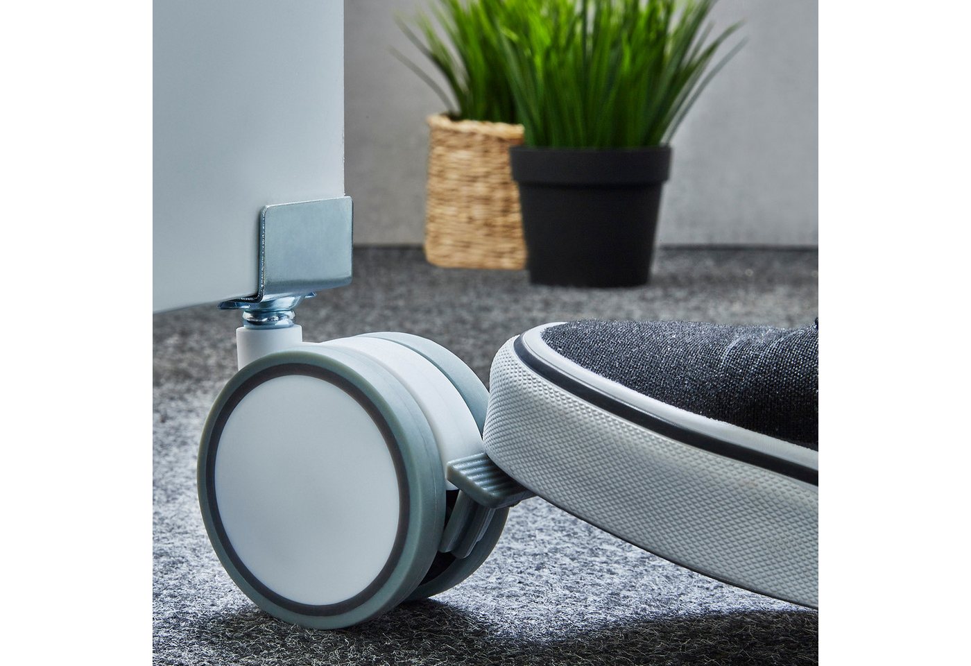 SO-TECH® Möbelrolle Hamm Ø 63 mm, Höhe 74,5 mm, U-Profil für 19 mm Wandstärke, belastbar bis 35 kg je Rolle, mit Bremse, weiß/grau, 4 x – Bild 4 von 5