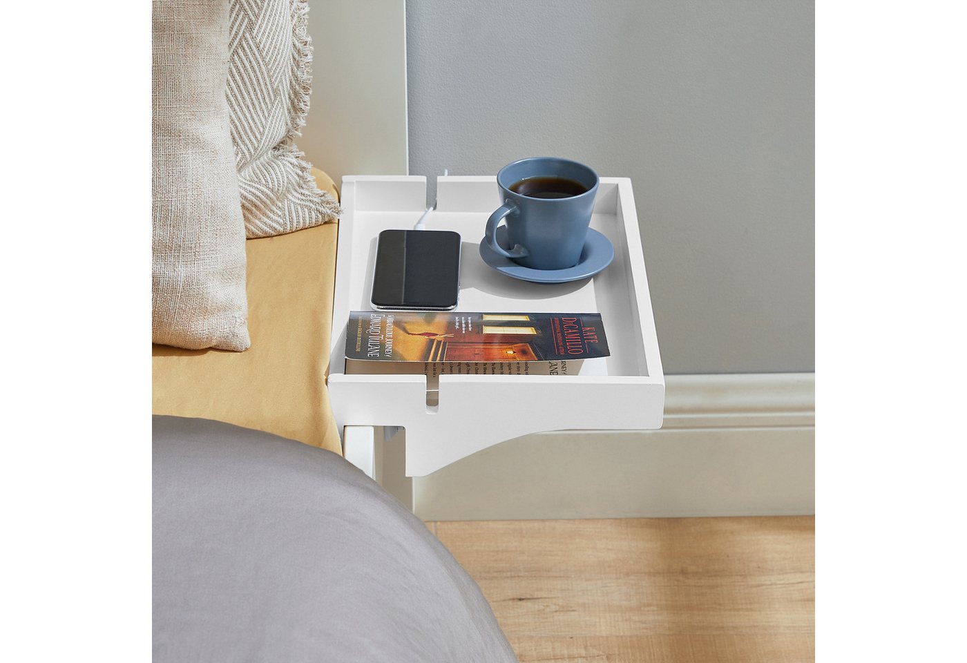 SoBuy Nachttisch NKD01, Klemmregal fürs Bett mit Kabelführung, Bambus, Bettablage mit Kabelführung Regal für Mobiltelefon Fernbedienung – Bild 4 von 5