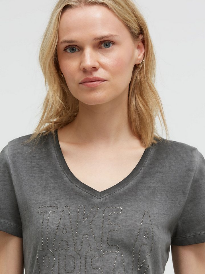 SOCCX V-Shirt mit V-Ausschnitt – Bild 4 von 5