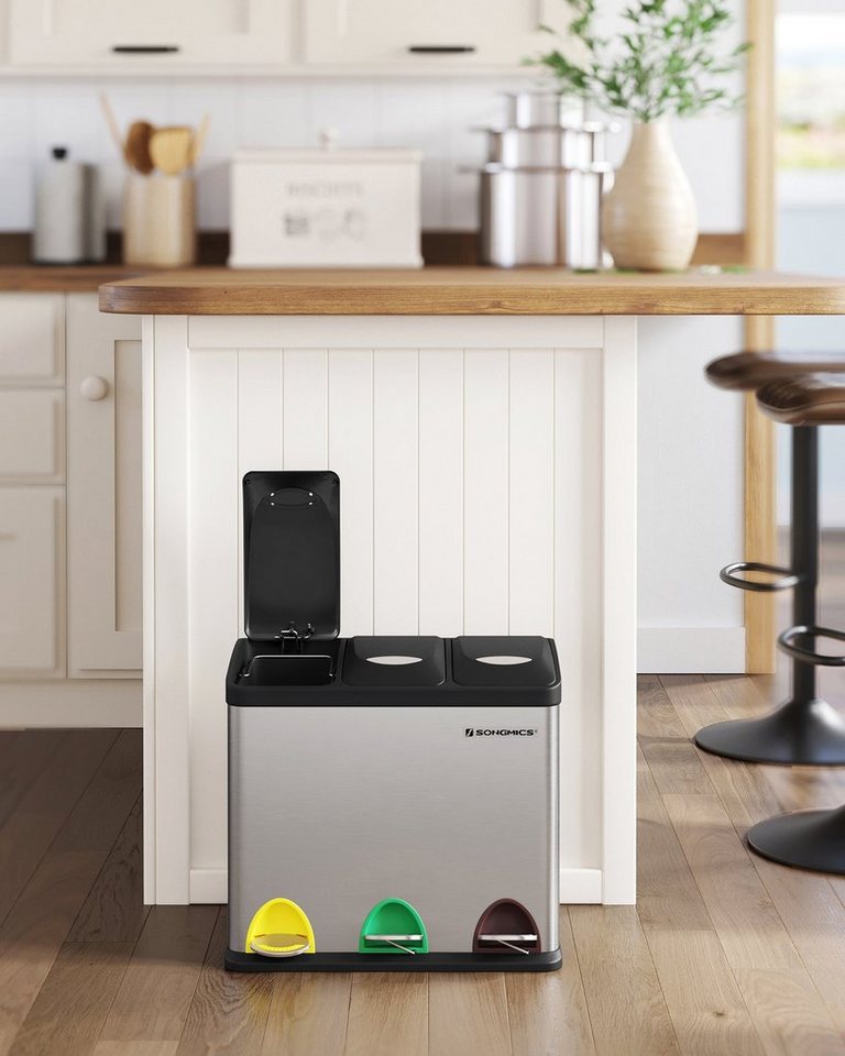 SONGMICS Mülleimer 3x8 L, kleine Kapazität, Mülltrennsystem 3 Fächer, für kleine Familien, Küche, mit Deckel, Stahl-Treteimer, Pedale und Inneneimer, silbern – Bild 3 von 5