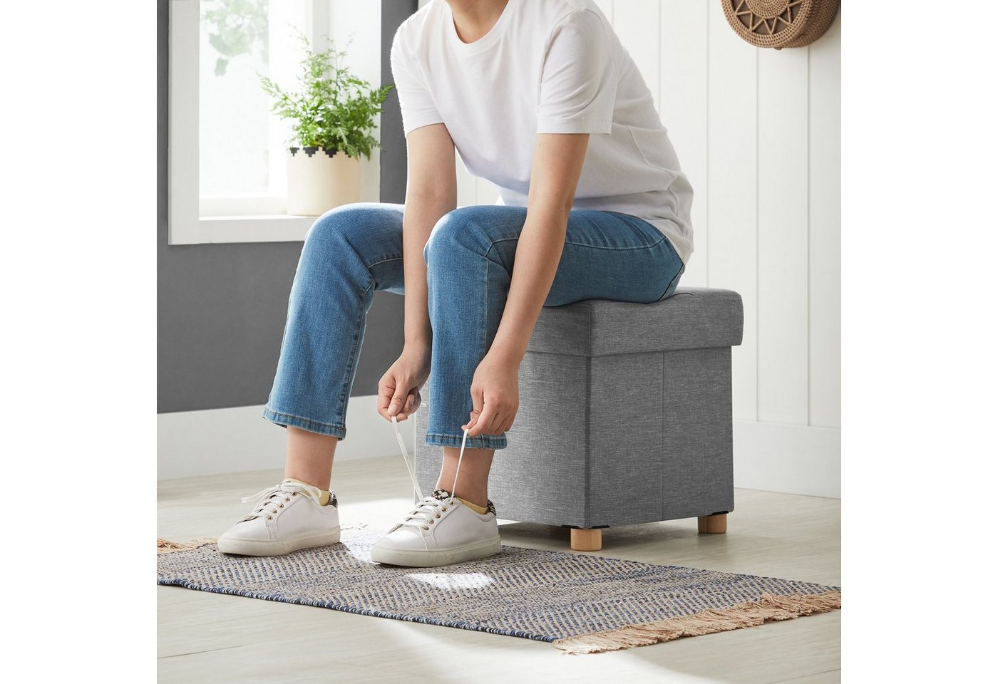 SONGMICS Sitzhocker mit Stauraum, 38 x 38 x 40 cm, für Wohnzimmer Schlafzimmer Schlafsaal, kleine klappbare, Aufbewahrungsbox, bis 300 kg belastbar, hellgrau – Bild 5 von 5