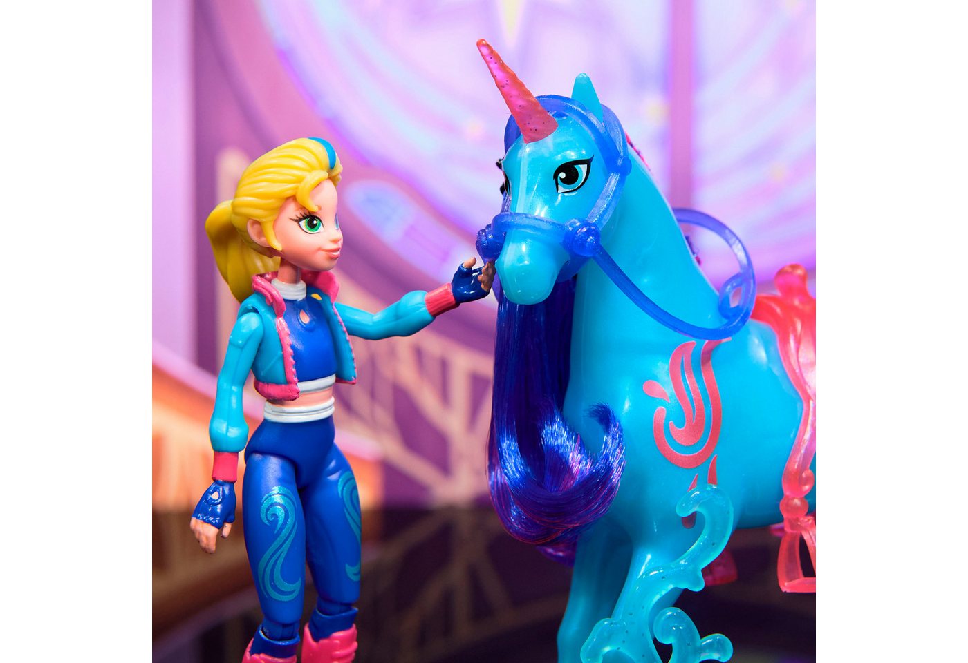 Spin Master Anziehpuppe Unicorn Academy - Isabel & Einhorn River, mit echter Mähne – Bild 5 von 5