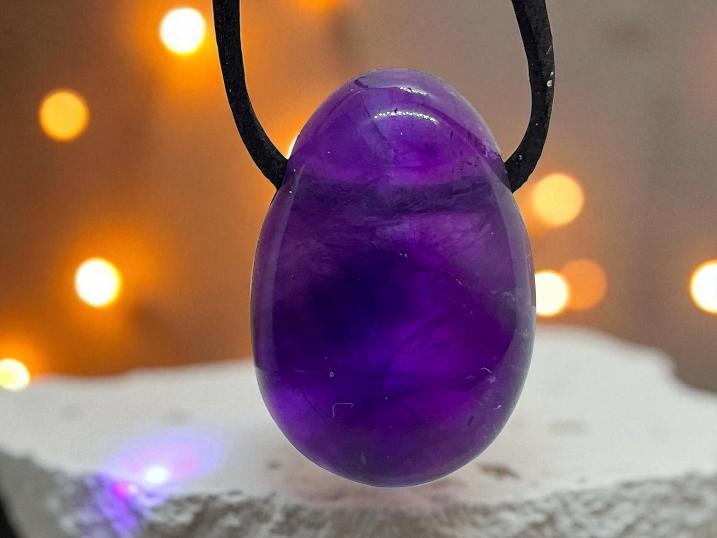 Steinfixx® Amulett Set Edelstein Anhänger aus echtem Amethyst, Tropfenanhänger (AAA-Qualität, 1-tlg., Handarbeit, Brasilien), incl. 80 cm Wildlederband, Geschen – Bild 5 von 5