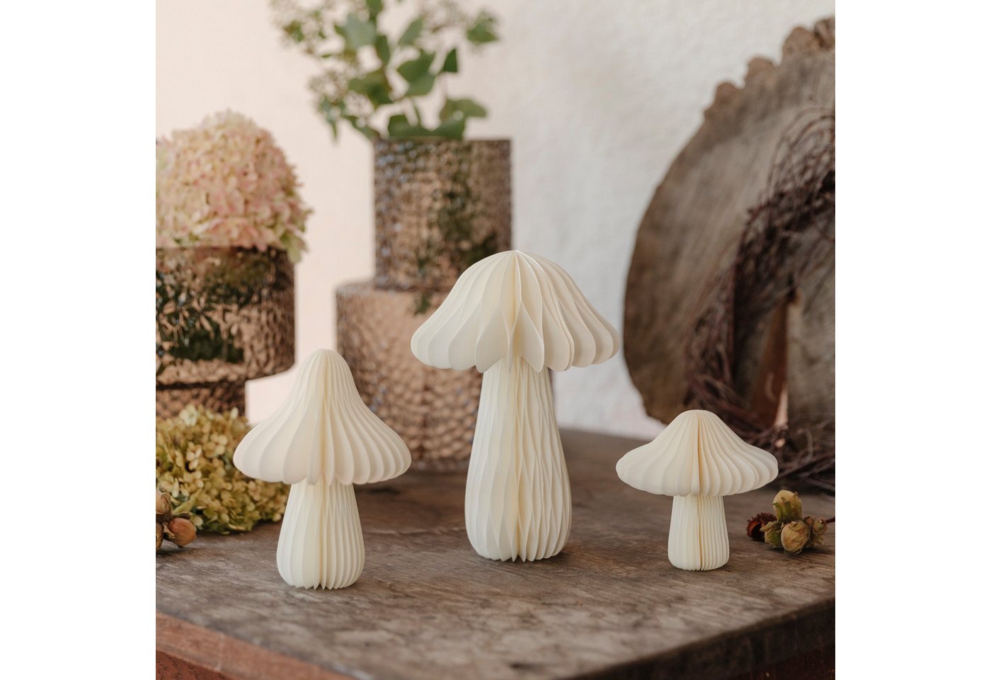 studio mkono Dekoobjekt Papierdeko Herbstdeko Pilz aus Papier in weiß – Bild 2 von 3