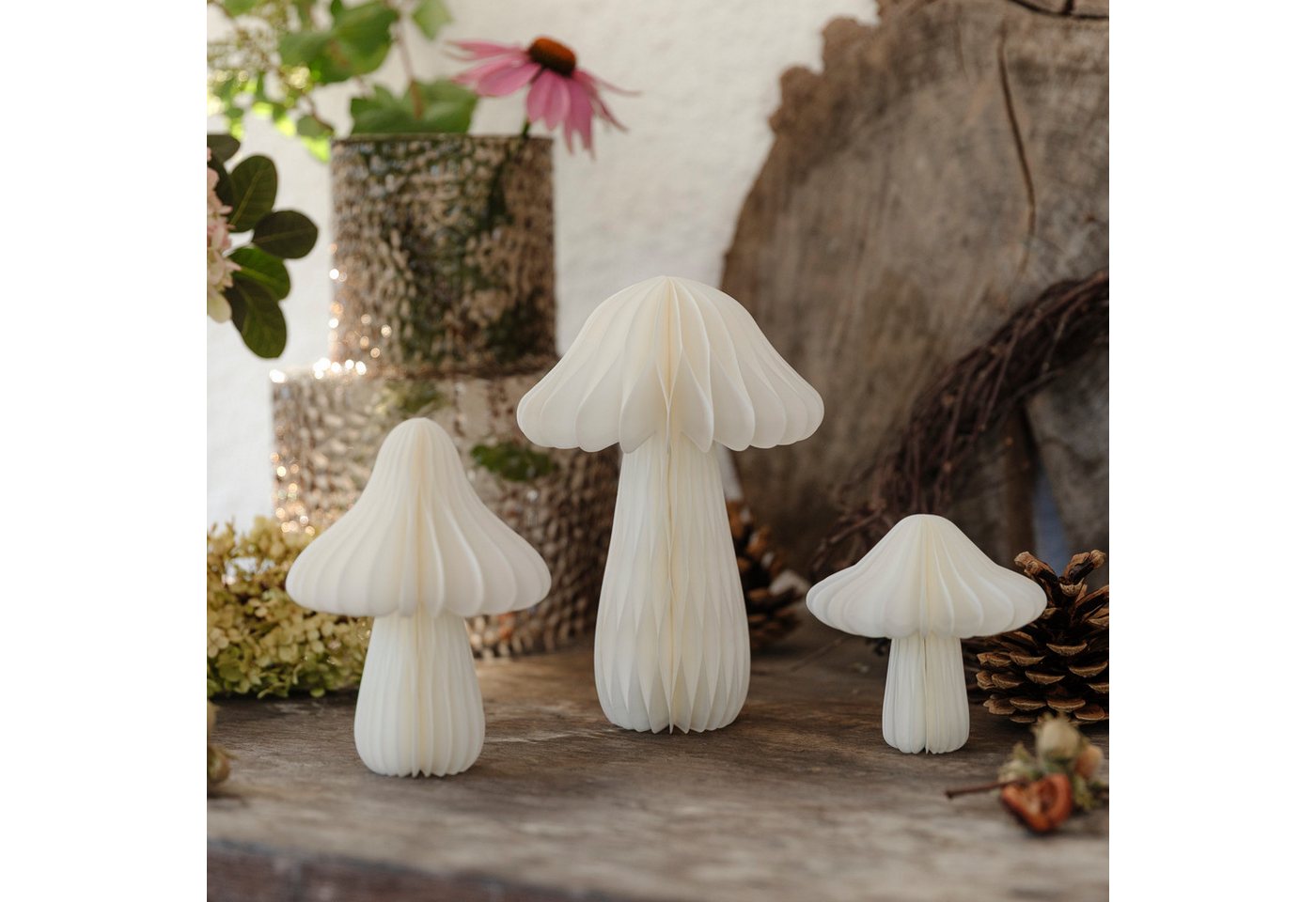studio mkono Dekoobjekt Papierdeko Herbstdeko Pilz aus Papier in weiß – Bild 3 von 3