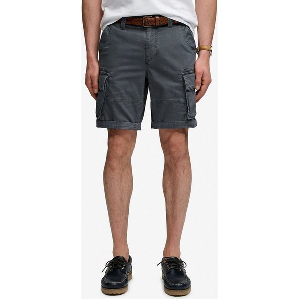 Superdry Cargobermudas CORE CARGO SHORT Straight Fit, mit Reißverschluss und 1-Knopf-Verschluss, knielang