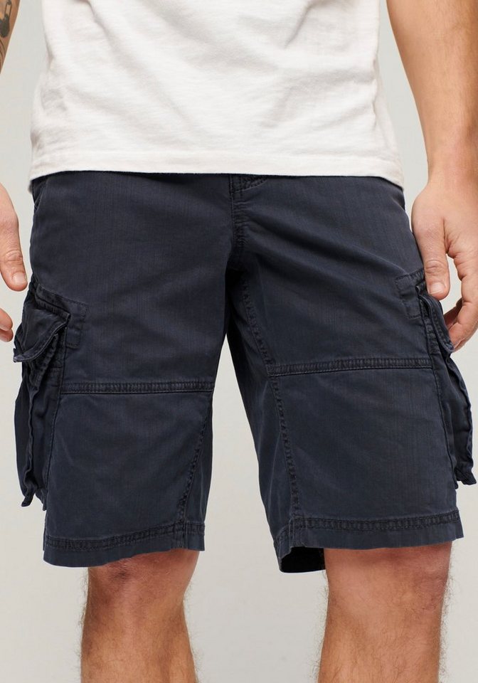 Superdry Cargobermudas CORE CARGO SHORT Straight Fit, mit Reißverschluss und 1-Knopf-Verschluss, knielang – Bild 2 von 5