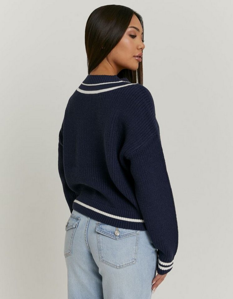 Tally Weijl Strickpullover SPUACKARIBOU Kunstfaser, mit tiefem V-Ausschnitt im College-Stil – Bild 2 von 3