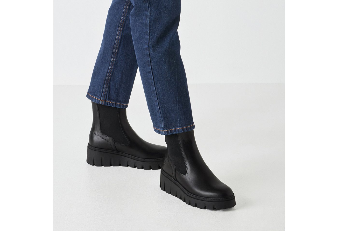 Tamaris Chelseaboots Stiefelette, Schlupfschuh mit T-Logoprägung – Bild 2 von 5