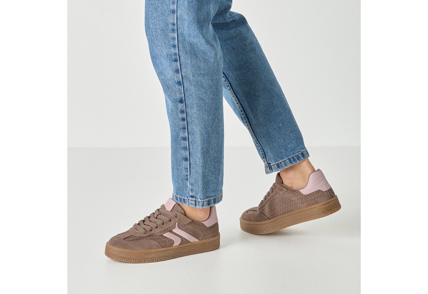 Tamaris Plateausneaker Freizeitschuh, Halbschuh, Schnürschuh im Retro-Look – Bild 2 von 5