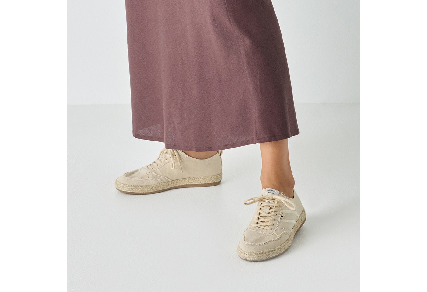 Tamaris Plateausneaker Freizeitschuh, Halbschuh, Schnürschuh mit Juterand – Bild 2 von 5