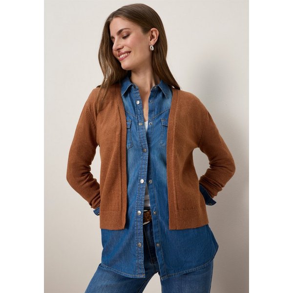 Tamaris Strickjacke kurzer Schnitt, figurumspielende Passform aus weicher Viskosemischung
