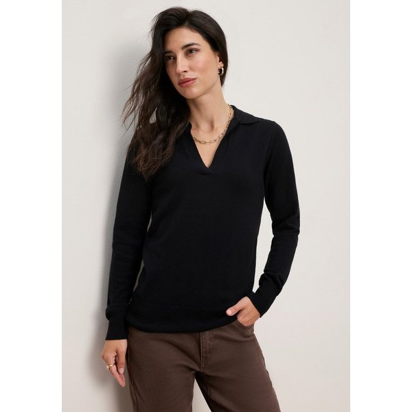 Tamaris Strickpullover mit Polokragen, figurumspielende Passform, aus Feinstrick aus weicher Viskosemischung
