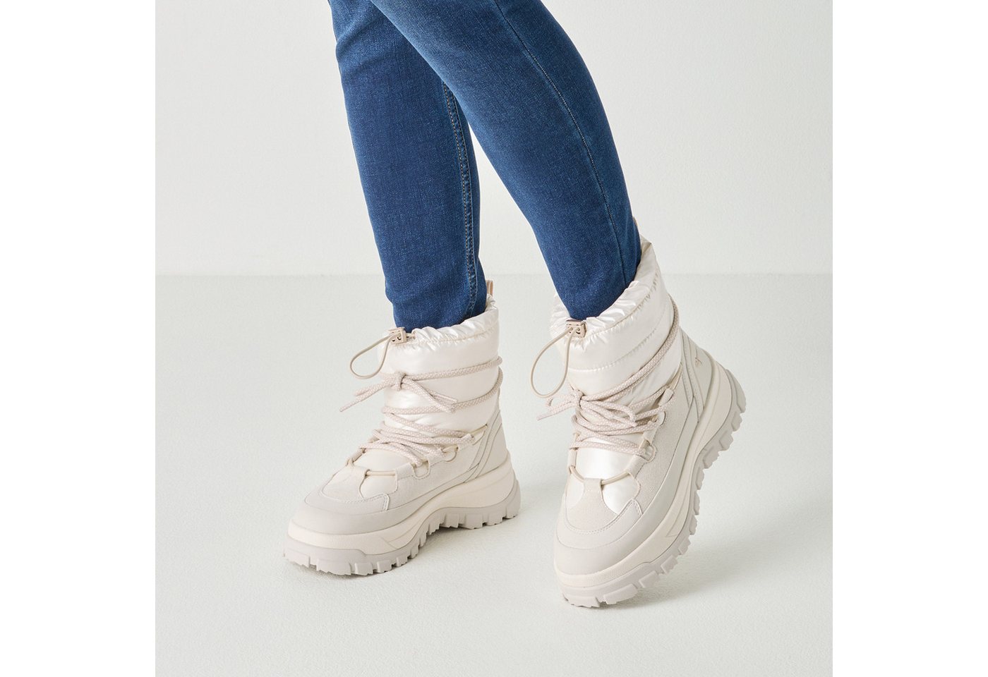 Tamaris Winterstiefelette Winterboots, Snowboots mit aufgesetzter Schnürung – Bild 2 von 5
